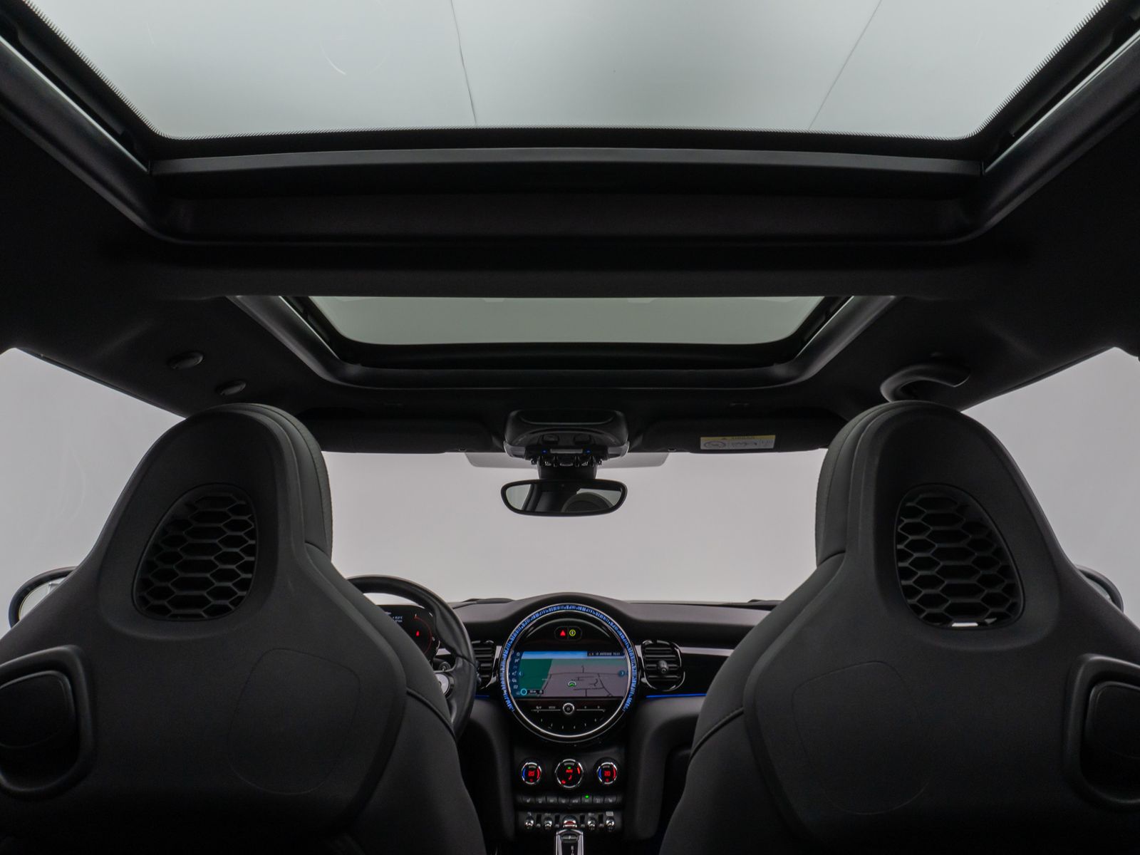 Fahrzeugabbildung MINI John Cooper Works Panorama Kamera HUD DAB Sport