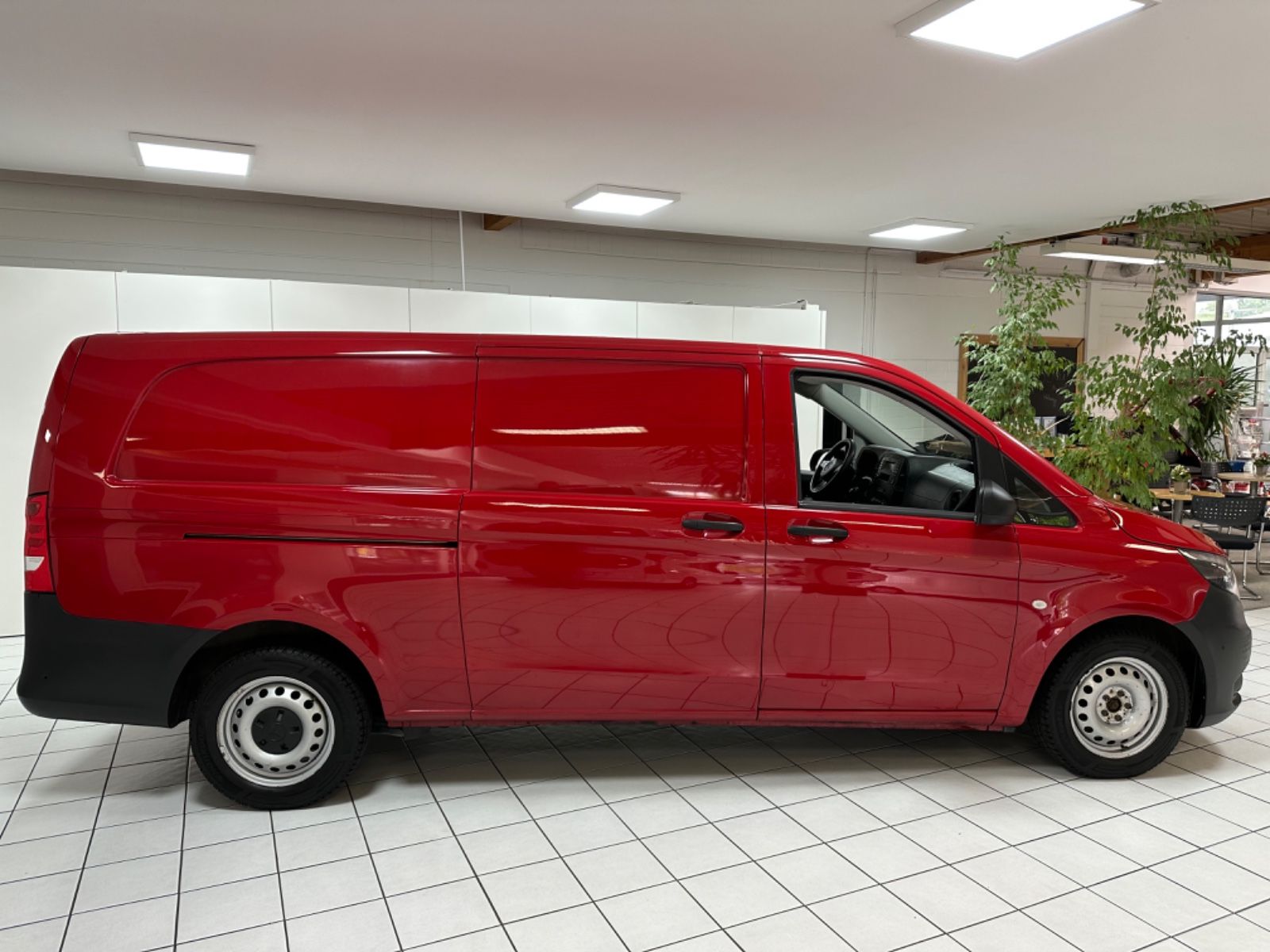 Fahrzeugabbildung Mercedes-Benz Vito Kasten 111 CDI FWD extralang*Klima*Radio
