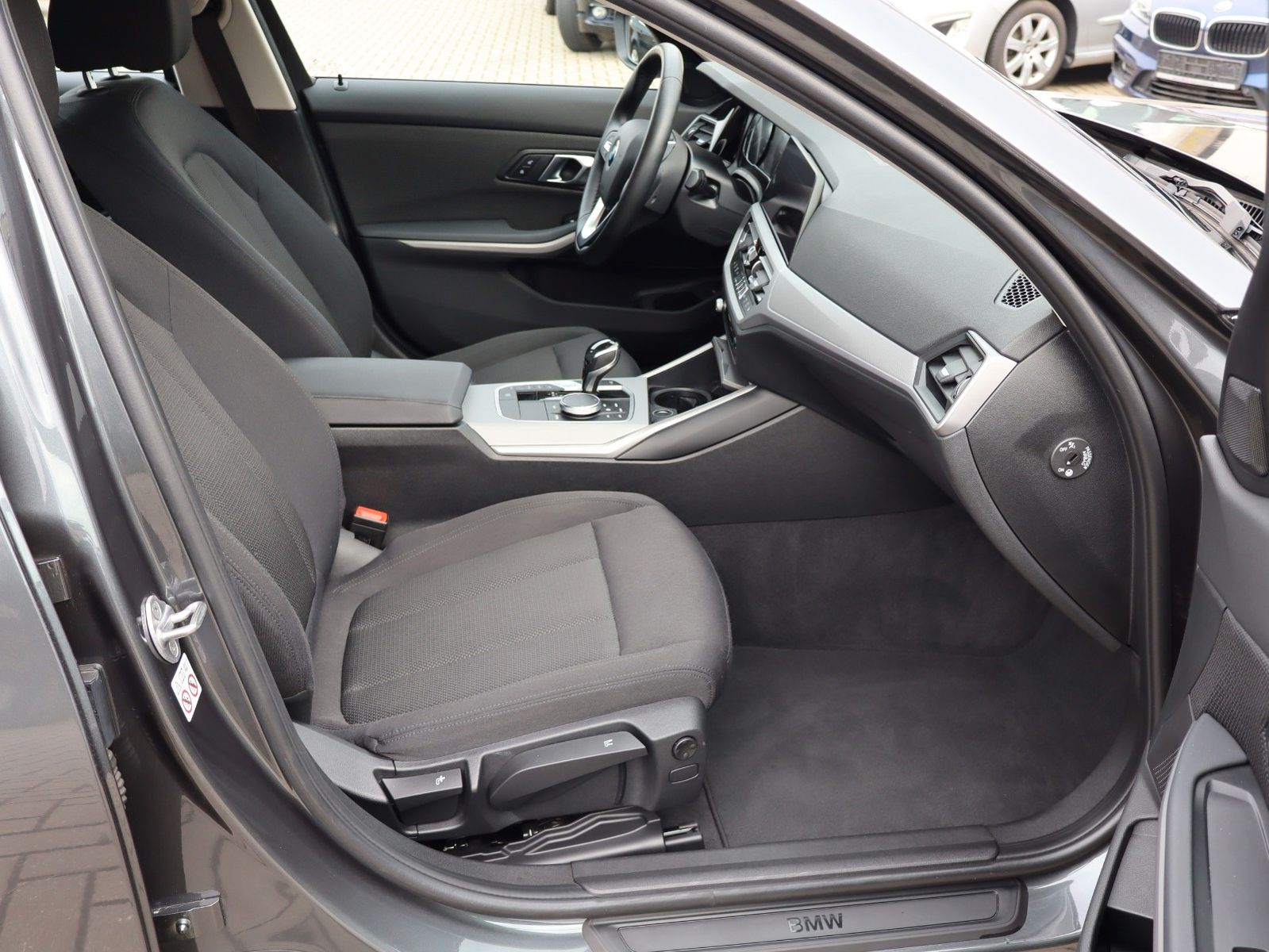 BMW 318i Touring Advantage Auto foto 10