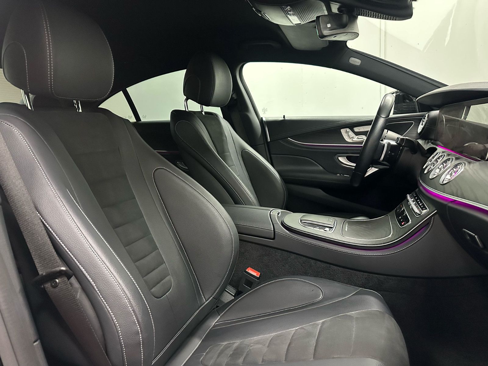 Fahrzeugabbildung Mercedes-Benz CLS 300 d 4MATIC AMG-LINE*NIGHT*KAMERA*AMBILI*
