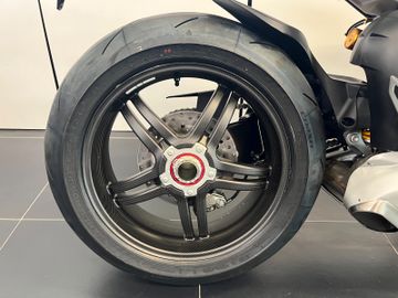 Ducati Streetfighter V4 SP 2