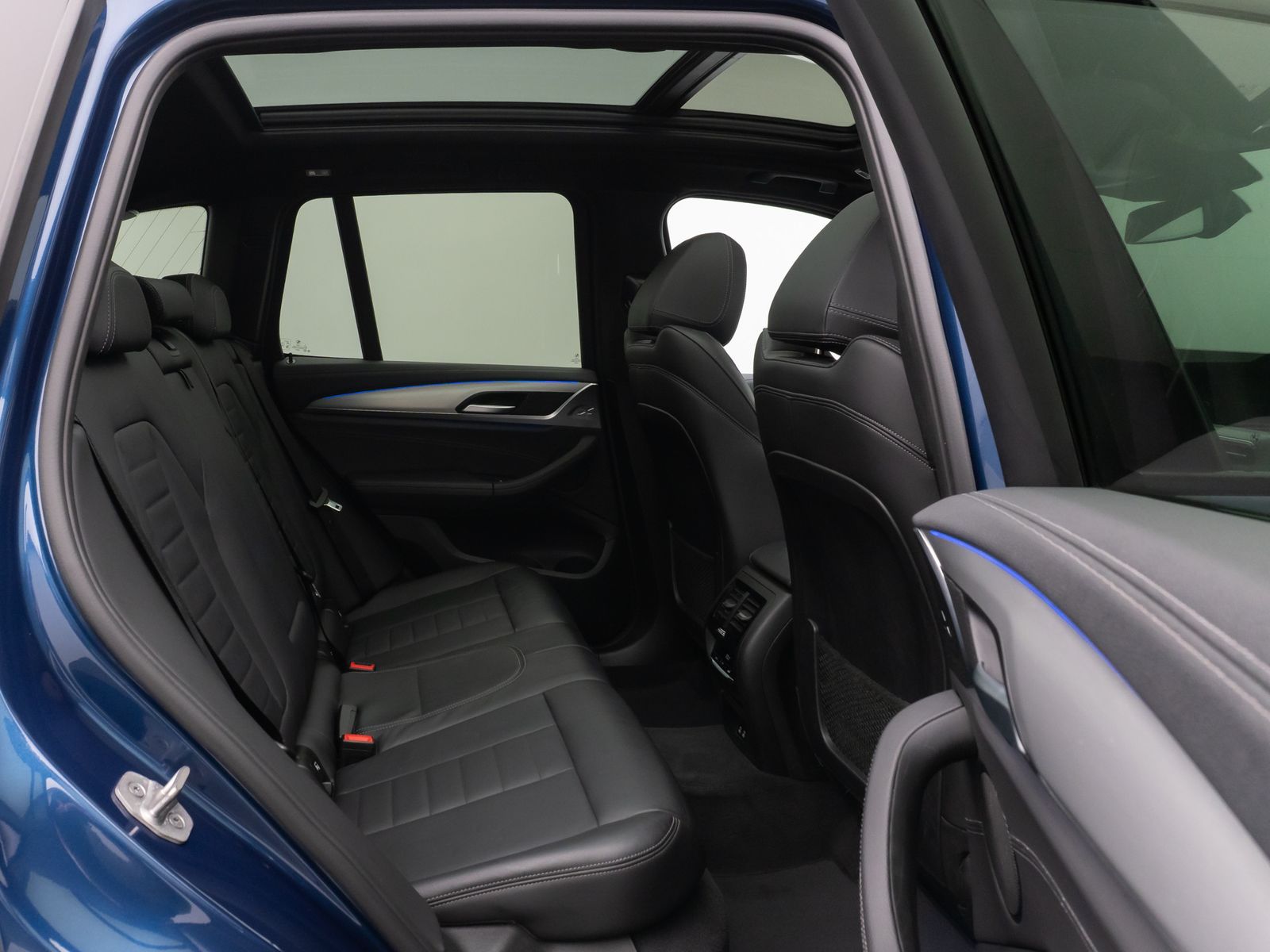Fahrzeugabbildung BMW X3 xD20i M Sport Kamera Panorama DAB HiFi 20Zoll