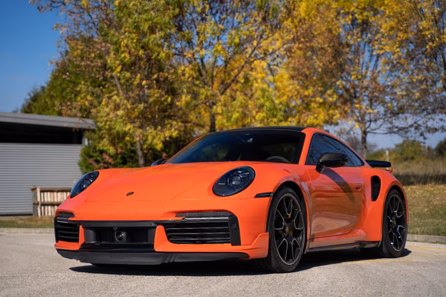 Porsche 992 Turbo S Coupé Turbo S - Lava Orange