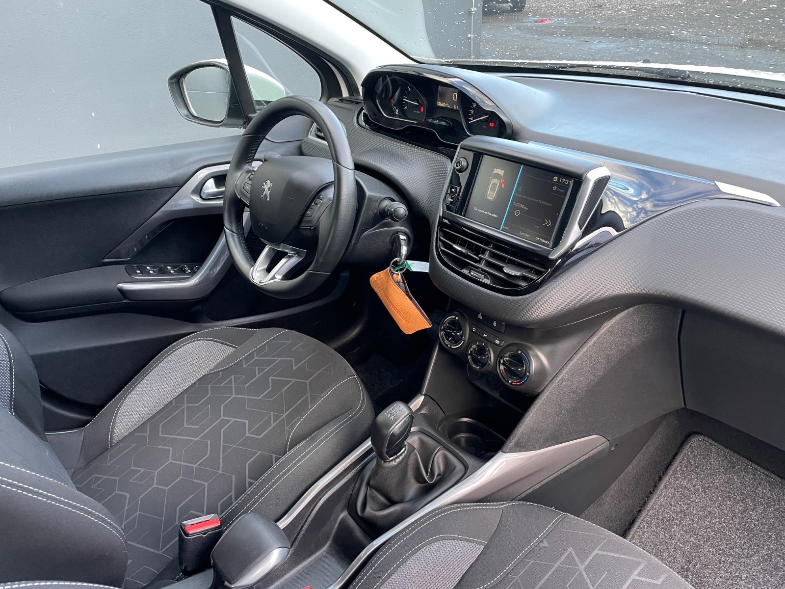 Peugeot 2008 Active 1.2*NUR 66TKM*1.HAND*KLIMA*TEMPOMAT