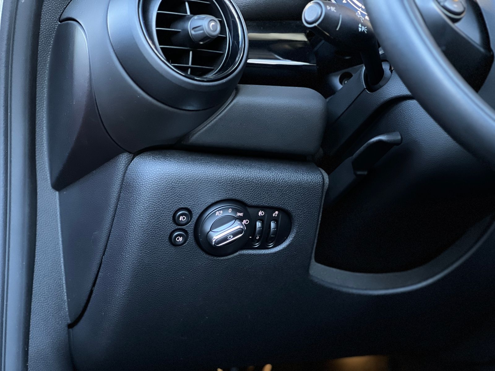 Fahrzeugabbildung MINI Cooper S Cabrio Chili LED NAV RFK SHZ ALU