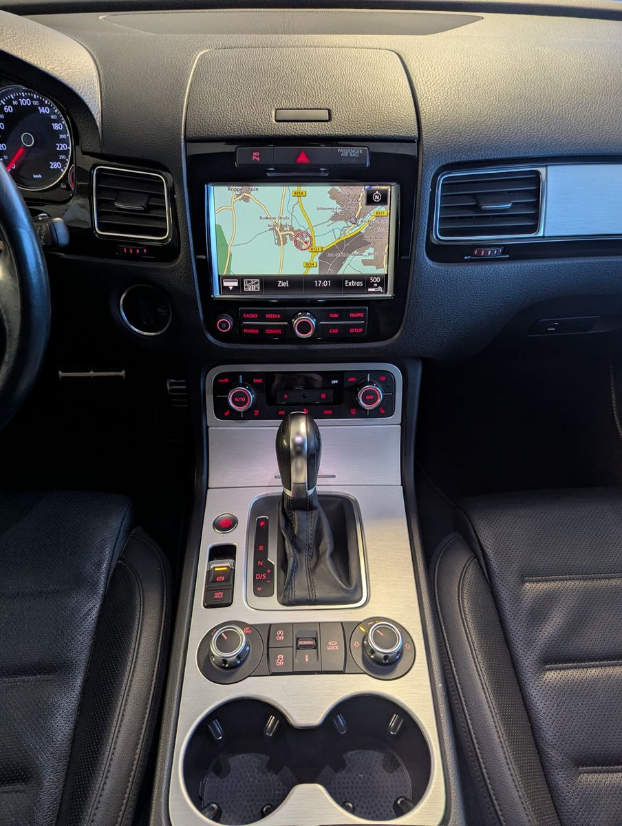 VW Touareg V6 3.0TDI Luft Leder AHK ACC Cam 20" - Image 20
