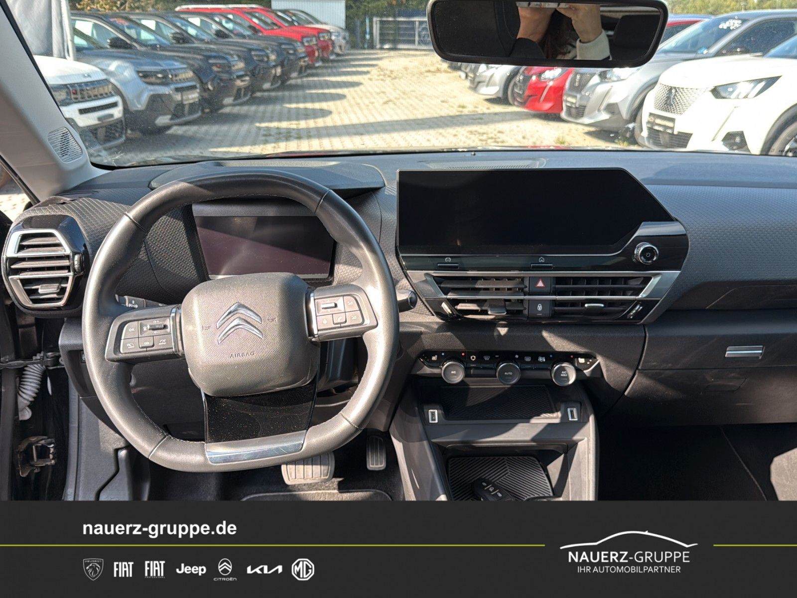 Fahrzeugabbildung Citroën C4 Lim. ë- Shine