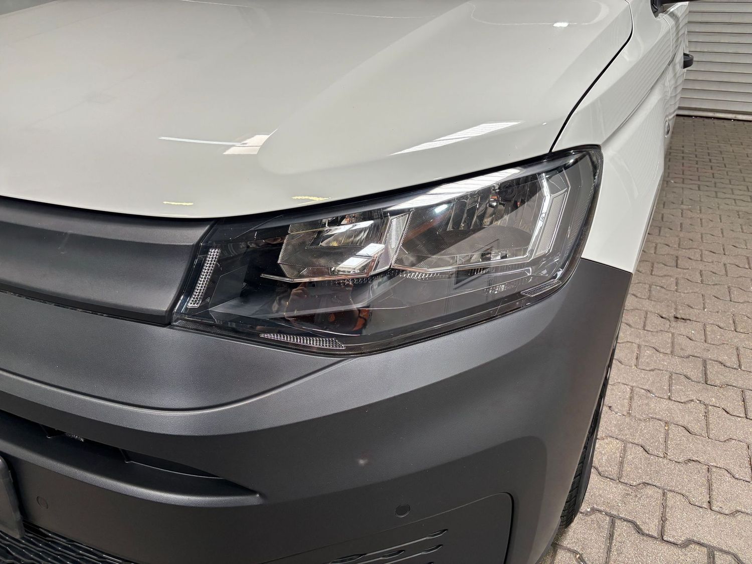 Fahrzeugabbildung Volkswagen Caddy Maxi EcoProfi#Kamera#AHK#Spur#Tempo.
