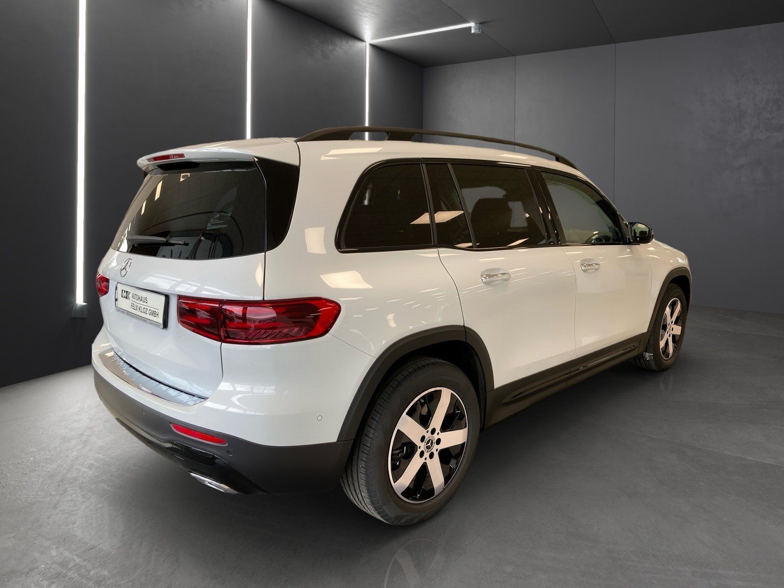 Fahrzeugabbildung Mercedes-Benz GLB 250 4M*7-Sitz*AHK*Distr*Totwi*360*Mbeam*Memo