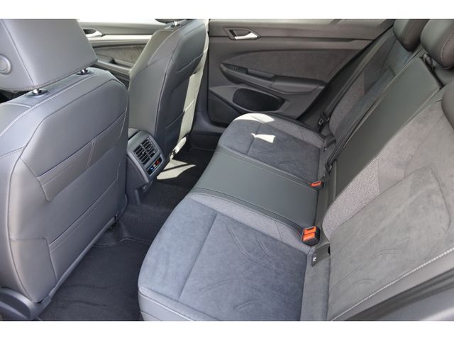 Golf Variant VIII 1.5 eTSI DSG Style *AHK*PANO*
