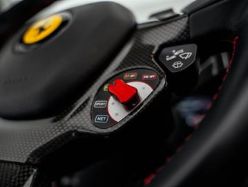 صورة مصغرة 19 لـ 2015 Ferrari 488 SPIDER