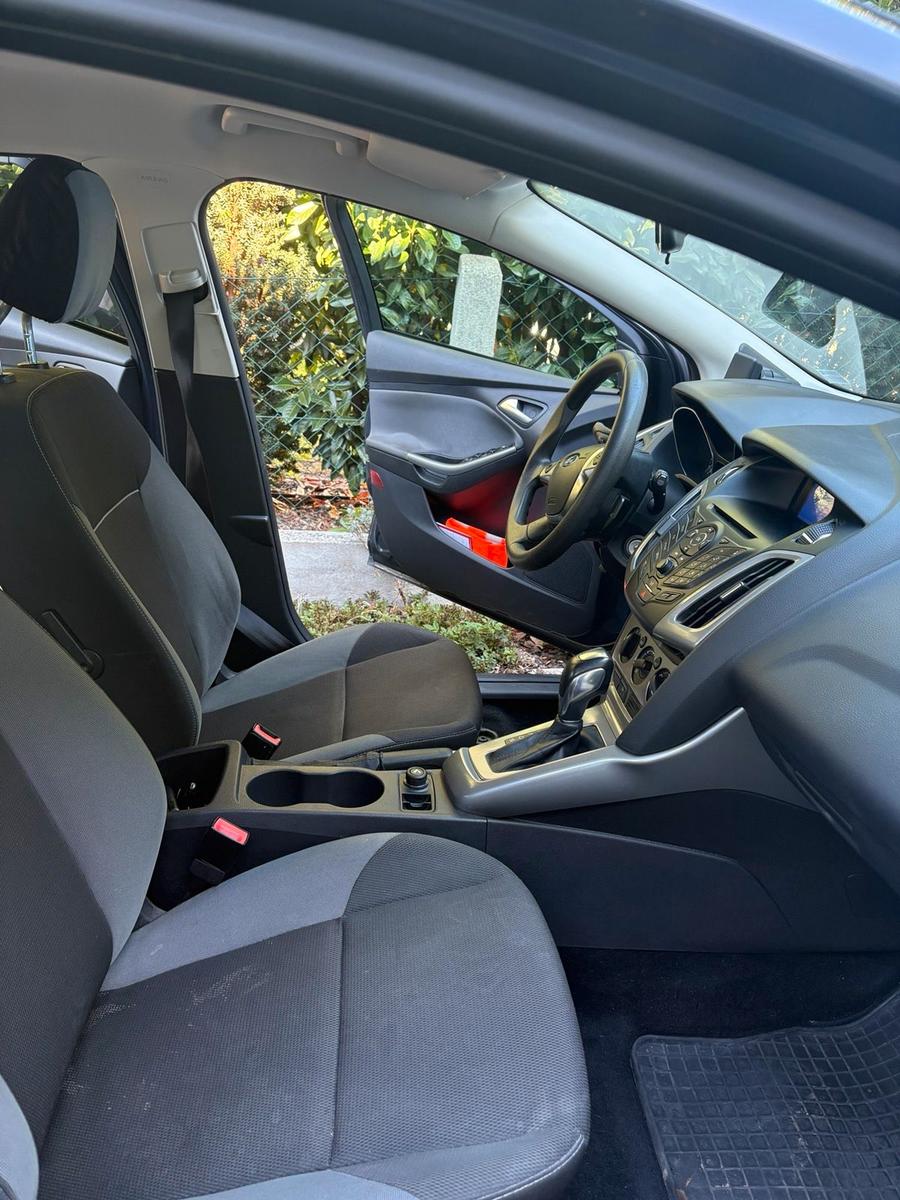 Ford Focus 2012 — photo 8