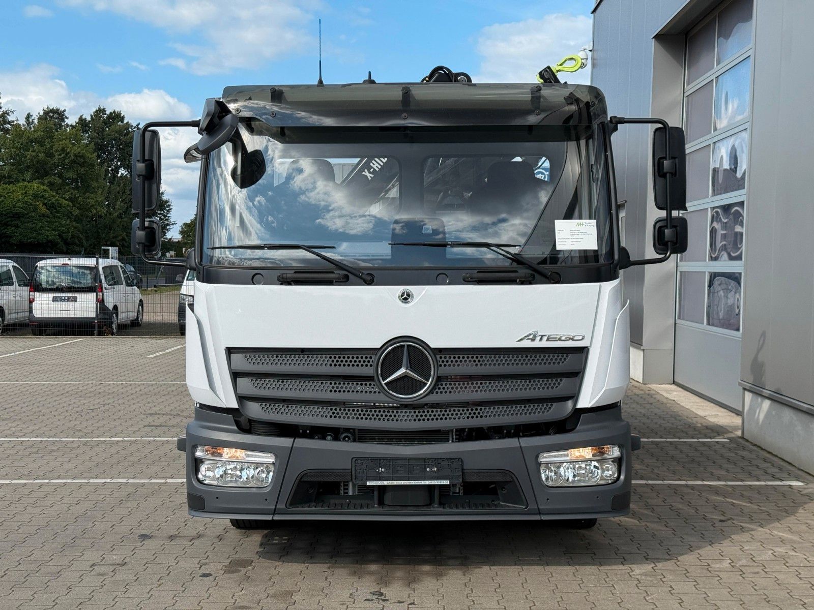 Fahrzeugabbildung Mercedes-Benz 923 Atego Dreiseitenkipper MEILLER HIAB 072 DS2