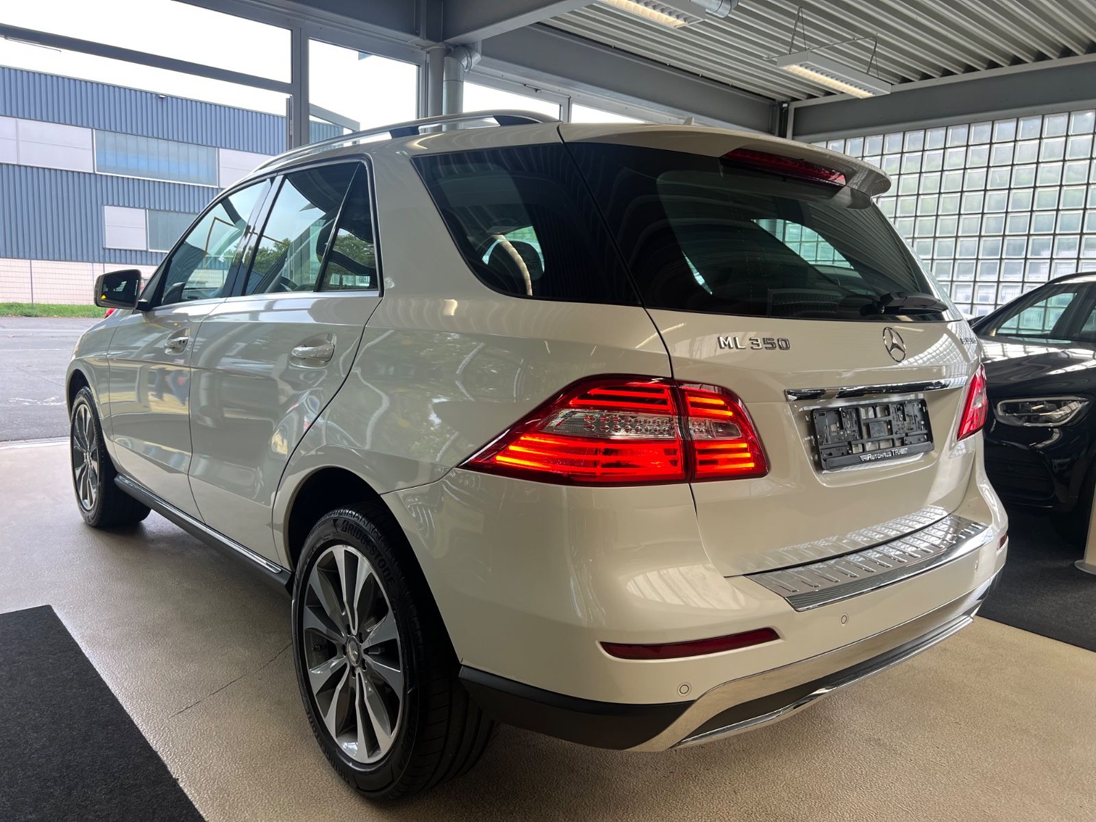 Fahrzeugabbildung Mercedes-Benz ML 350 d BlueTec 4Matic * 1.HAND * GEPFLEGT *