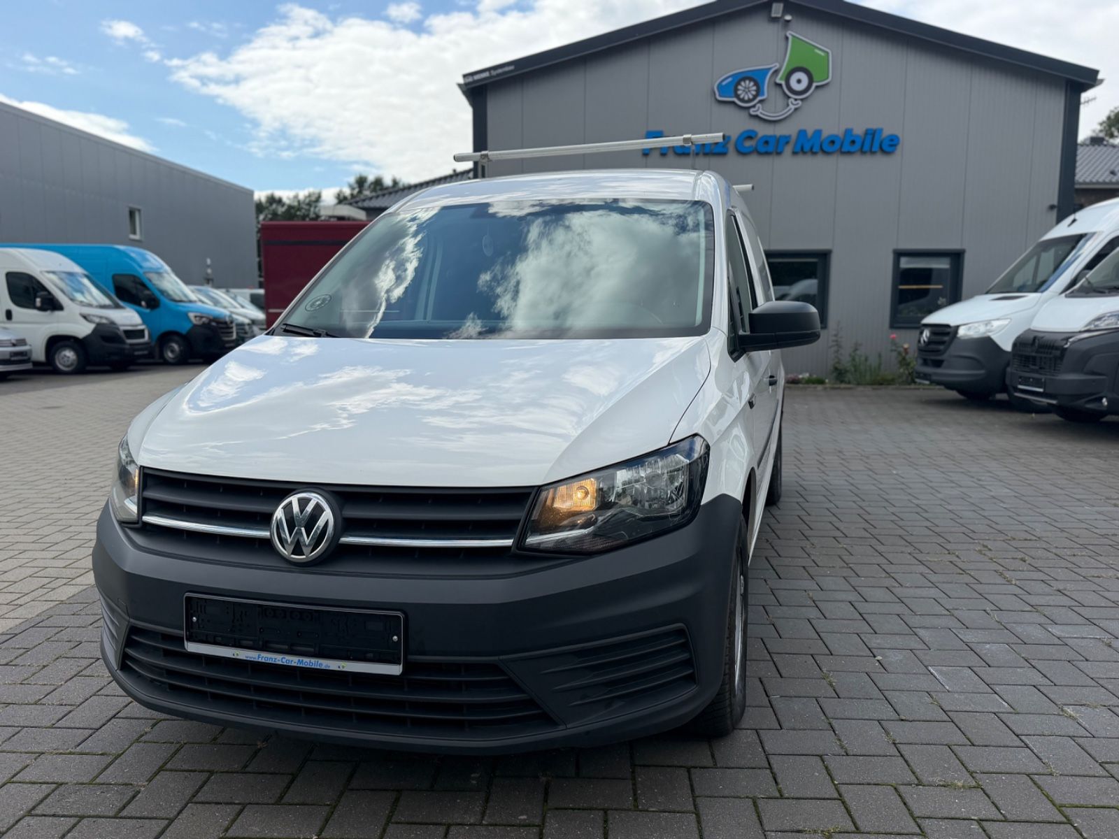Volkswagen Caddy - 1