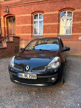 Renault Clio Exception 1.2 16V TCE Exception - Renault Clio Exception mit Benzin-Antrieb
