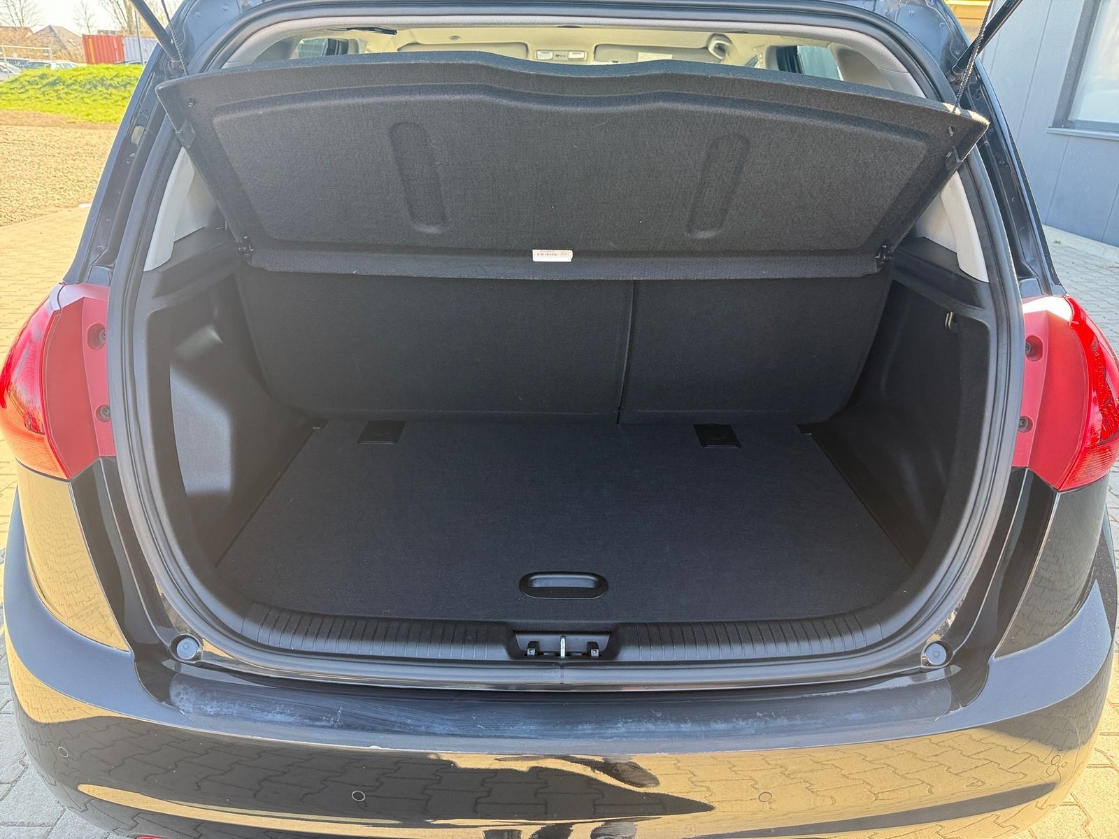 Fahrzeugabbildung Kia Venga 1.6 CVVT Automatik Spirit NAVI