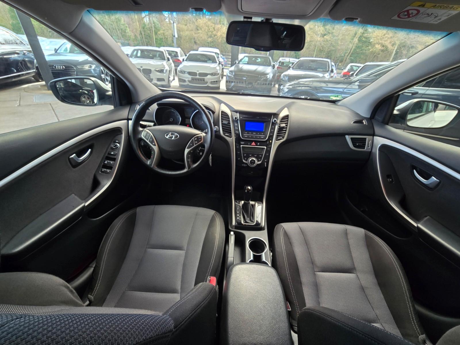 Hyundai i30 Kombi 1.6 GDi blue Passion Automatik Park/LM