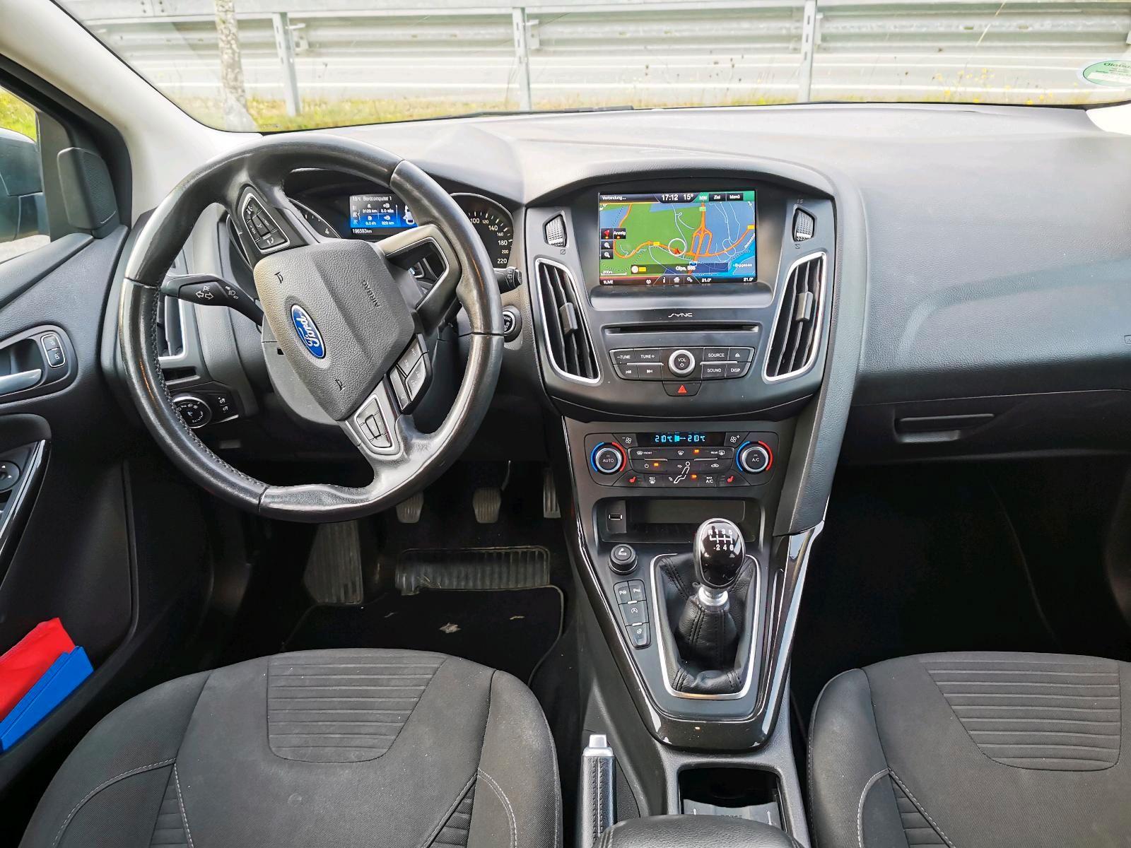 Ford Focus 2015 — photo 8