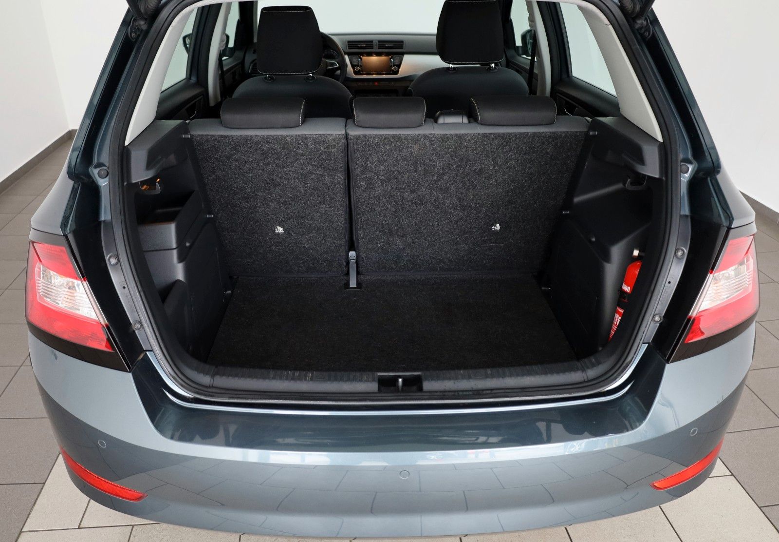 Fahrzeugabbildung SKODA Fabia Ambition SH,PDC,Kamera,Apple CarPlay,SR+WR