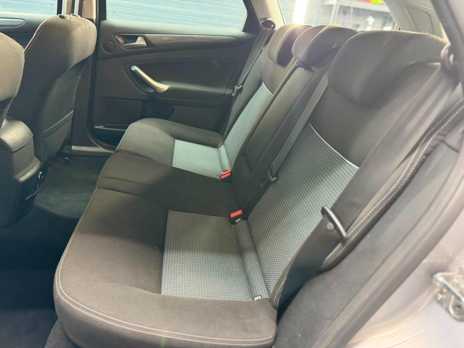 Ford Mondeo 2013 — photo 12