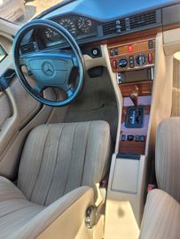 Mercedes E 220 - 10