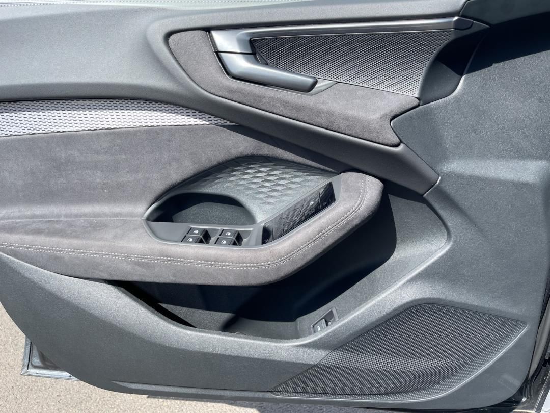 Fahrzeugabbildung Audi A5 Avant TFSI 150 kW S Line 360,AHK,Kamera,LED