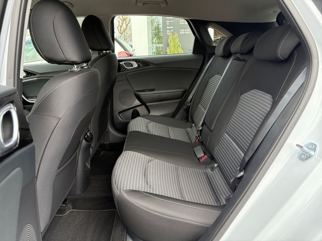 Fahrzeugabbildung Kia Ceed 1.4 Vision DCT7 STD (NAV)