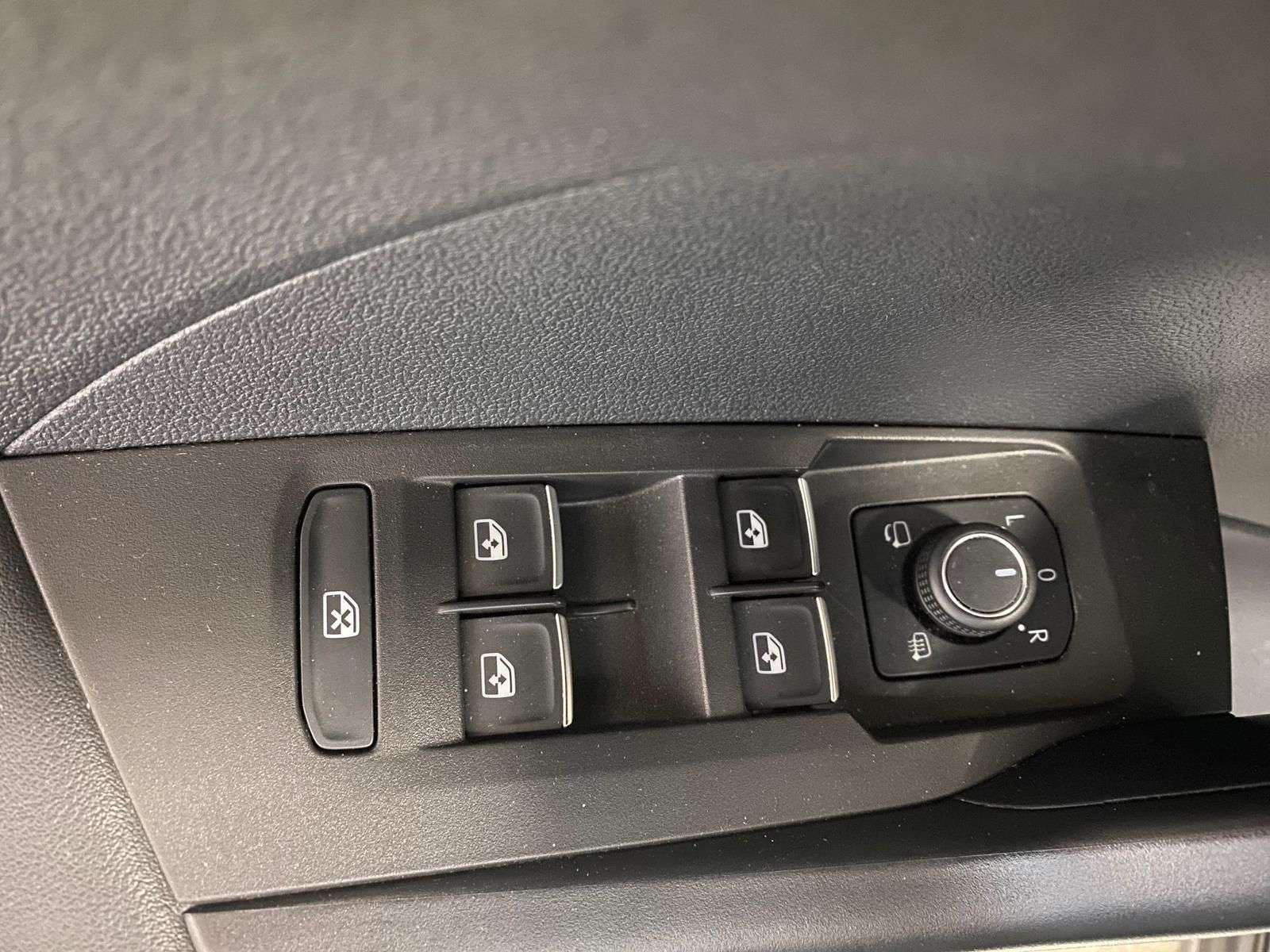 Fahrzeugabbildung Volkswagen T-Cross 1.5 TSI DSG Style R-Line+ACC+RFK+APP+LED
