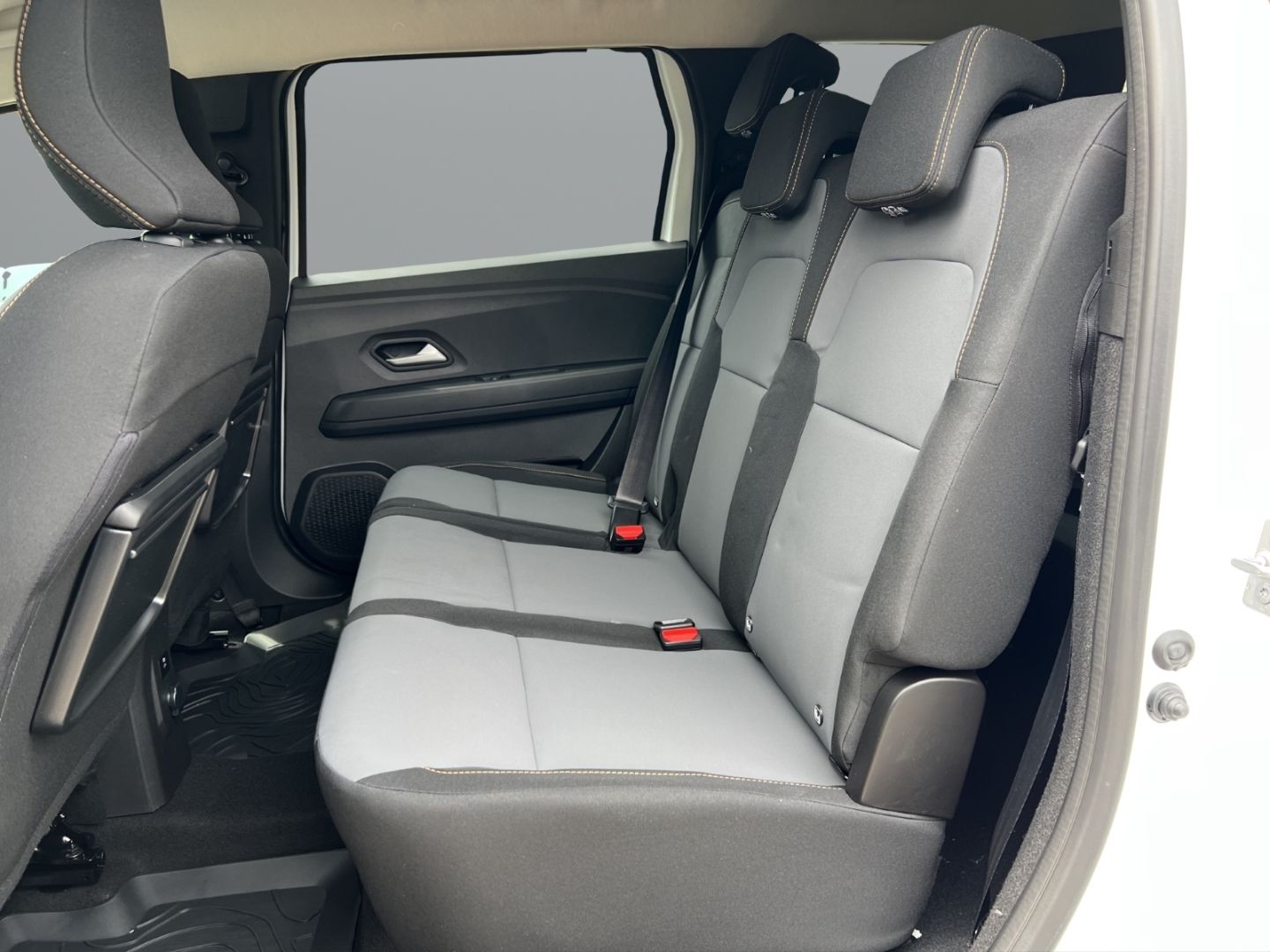 Fahrzeugabbildung Dacia Jogger Extreme 1.0 TCe 110 EU6e Klimaautom Fahre