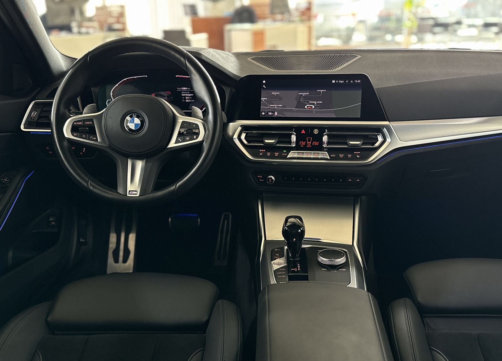 Fahrzeugabbildung BMW 330i M Sport Kamera Laser HUD DAB HiFi Komfort