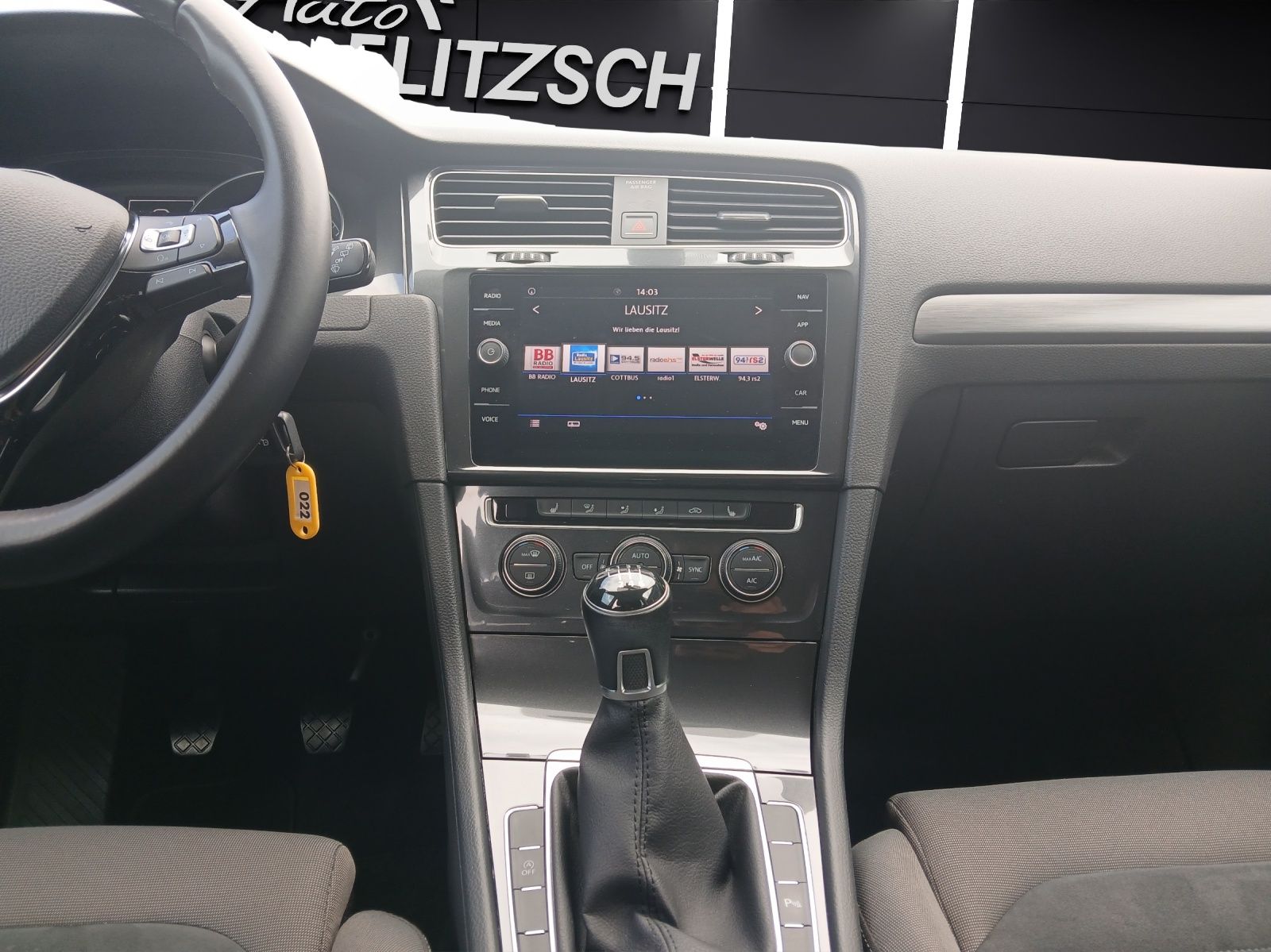Fahrzeugabbildung Volkswagen Golf VII Variant TSI Comfortline LED Navi GRA PD