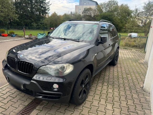 BMW*X5*3.0l*LEDER*NAVI*PANO*ALUFELGEN*AHK*...