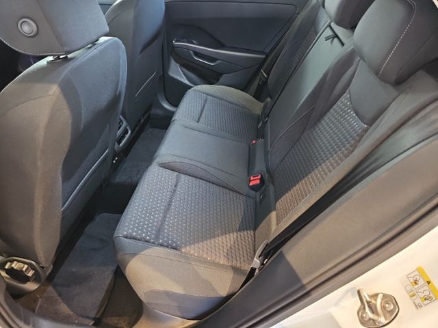 Fahrzeugabbildung Volkswagen T-Roc 1.5 eTSI LIFE SHZ LED-PLUS KAMERA KEYLESS