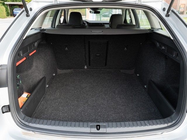 Octavia Combi 2.0 TDI Ambition DSG AHK+LED+NAVI