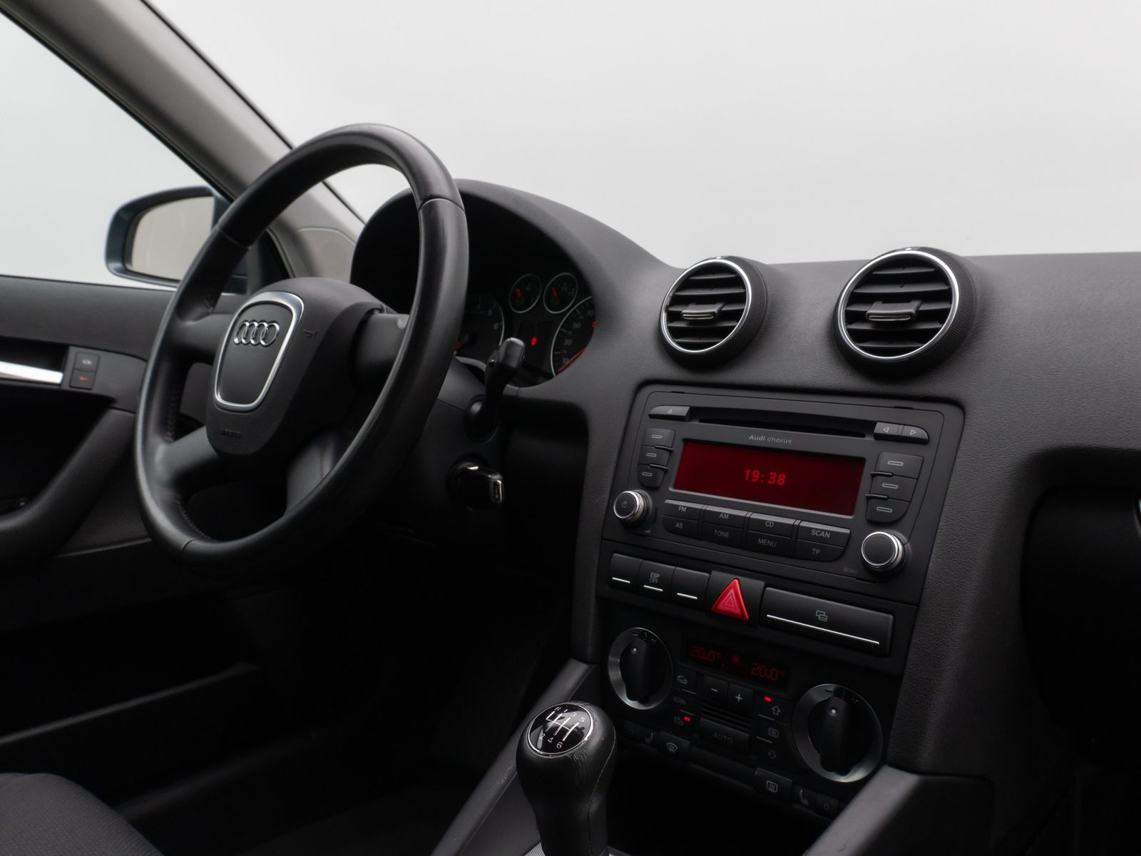 Fahrzeugabbildung Audi A3 Sportback 1.6 FSI Ambiente Sitzhzg PDC Xenon