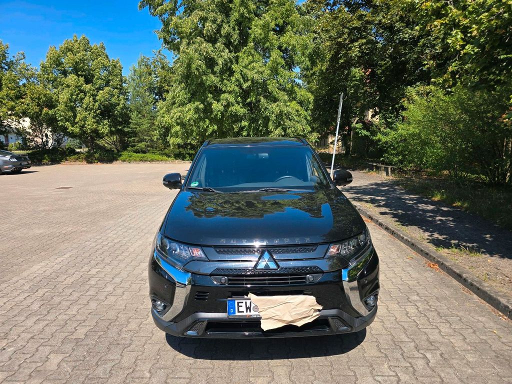 Image of Mitsubishi Outlander