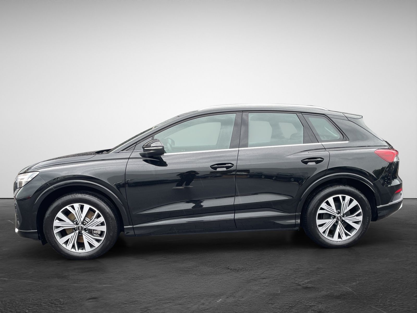 Audi Q4 e-tron 40  AHK Standheiz Navi LED PDC LM Temp imagem 3