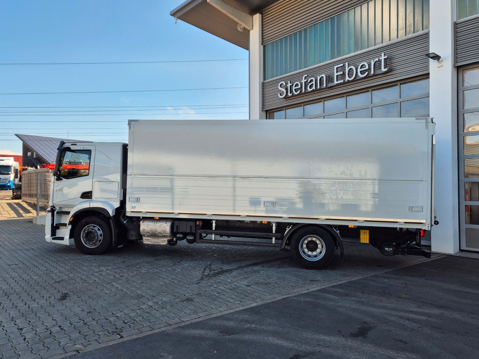 Fahrzeugabbildung Iveco AT190S40/FP Böse Schwenkwand LBW AHK