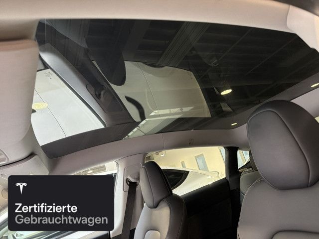 Tesla Model Y Long Range AWD foto 18
