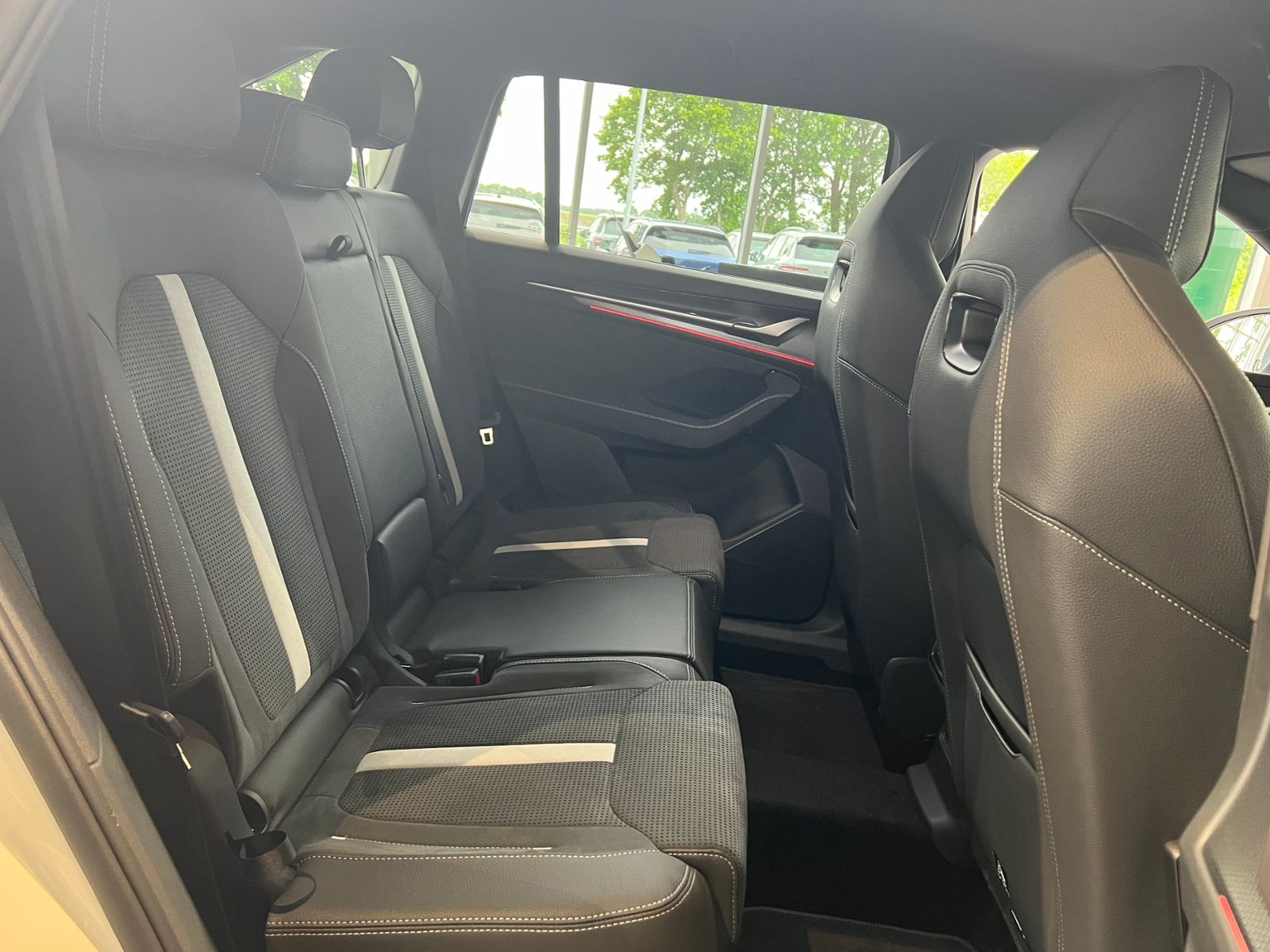 Fahrzeugabbildung SKODA Kodiaq Sportline 2.0 TDI DSG *LED,Navi,ACC,Rückf
