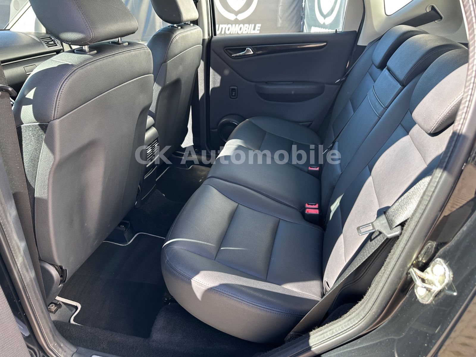 Fahrzeugabbildung Mercedes-Benz A 200 Avantgarde Special Edition/Automatik/Navi