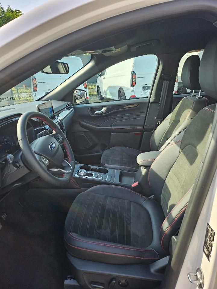 Fahrzeugabbildung Ford Kuga Plug-In Hybrid ST-Line X
