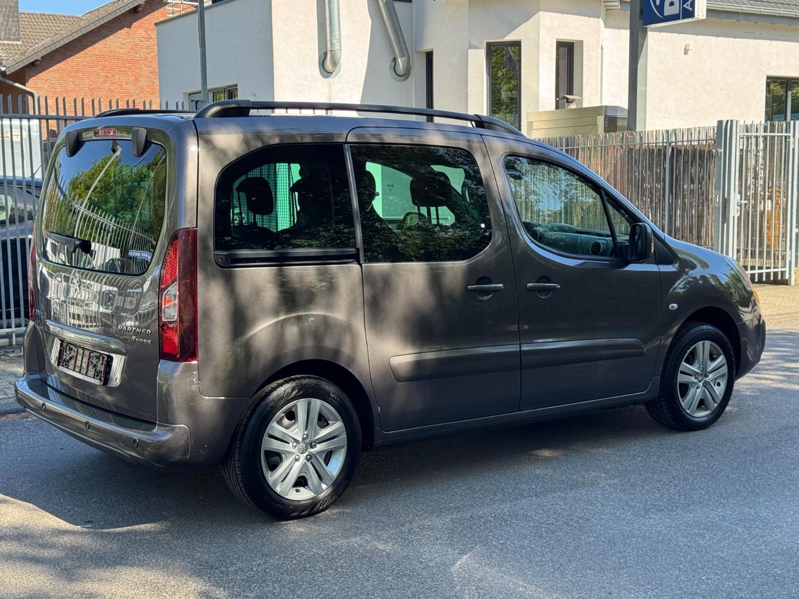 Peugeot Partner Tepee Allure 1HD/PEUGEOT SCHECKHEFT/NAVI
