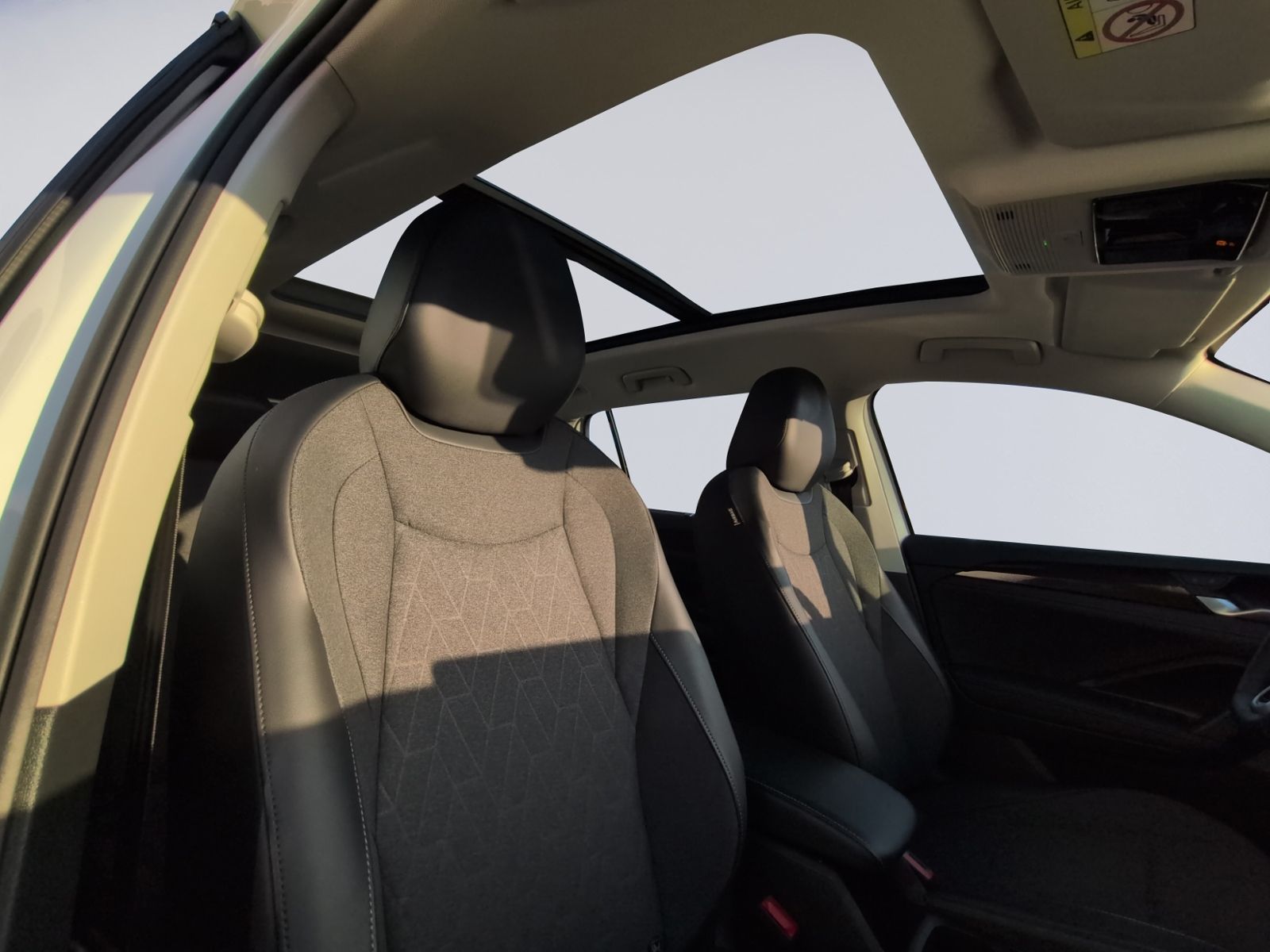 Tayron 2.0 TDI DSG Life PANO+KAMERA+AHK