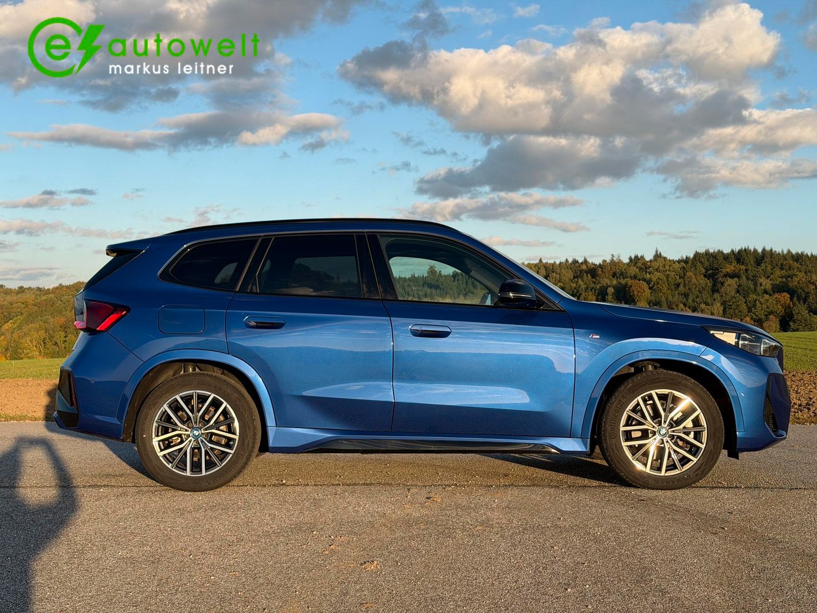 BMW iX1 xDrive30 M Sport 65kWh AHK h/k Premium DA imagem 2