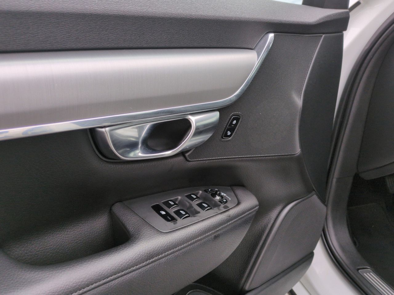 Volvo V90 Momentum Pro Bluetooth Navi LED Vollleder foto 9