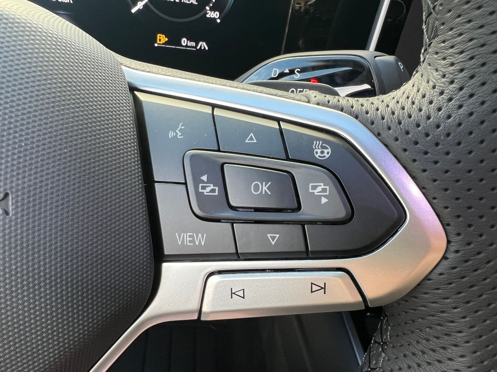 Fahrzeugabbildung Volkswagen Passat Variant R-Line 2.0 TDI DSG 4MOTION *AHK,