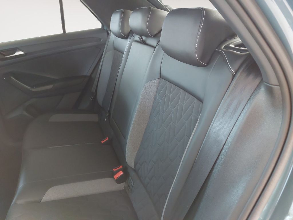 Fahrzeugabbildung Volkswagen T-Roc 1.5 TSI DSG GOAL STHZ,LED,SH,PDC