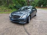 Mercedes-Benz E 250 Coupé E 250 AMG Paket.